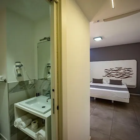 Aether - Free Private Parking Tropea