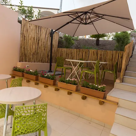 Aether - Free Private Parking Bed and breakfast