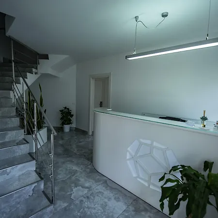 Aether - Free Private Parking Tropea