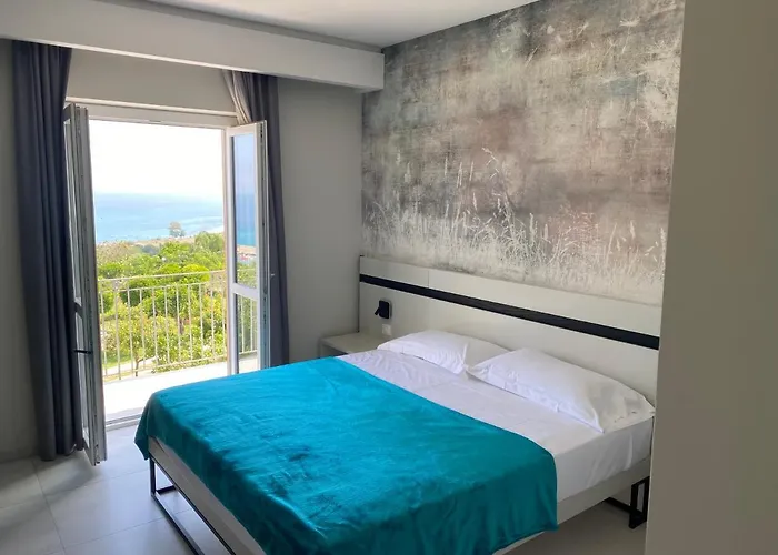 Alojamento de Acomodação e Pequeno-almoço Aether - Free Private Parking Tropea