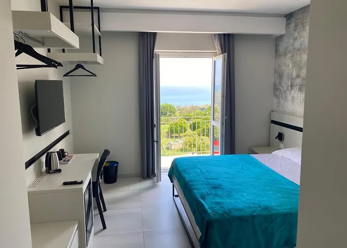 Aether - Free Private Parking Tropea