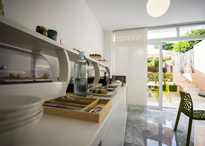 Alojamento de Acomodação e Pequeno-almoço Aether - Free Private Parking 4*