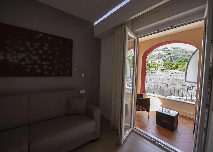 Aether - Free Private Parking Tropea